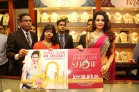 Diksha Panth at Joyalukkas International Jewellery Show Photos